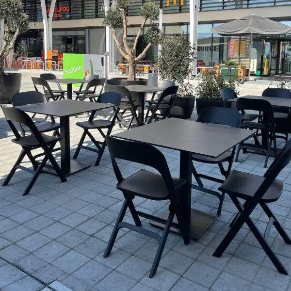 Chaises terrasse bar restaurant pliantes noires Flip