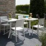Inspiration-terrasse-restaurant-mobilier-blanc-Emo